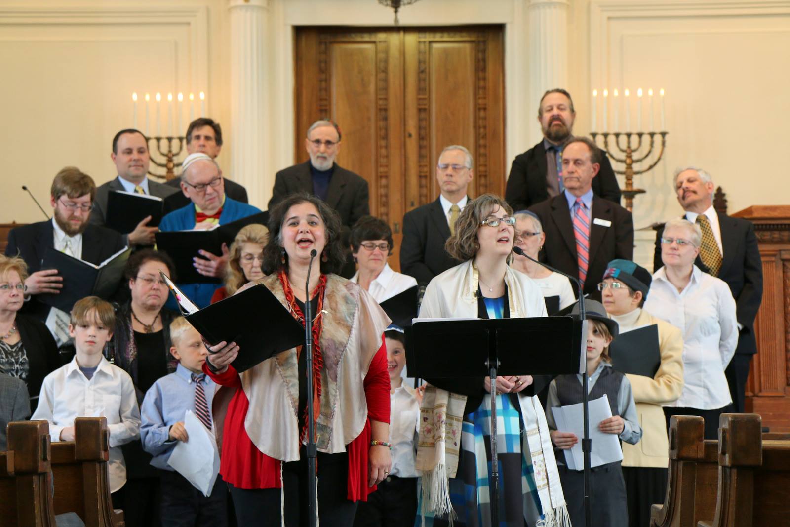 Support vibrant worship through our choirs and Shabbos Klezmorim Band