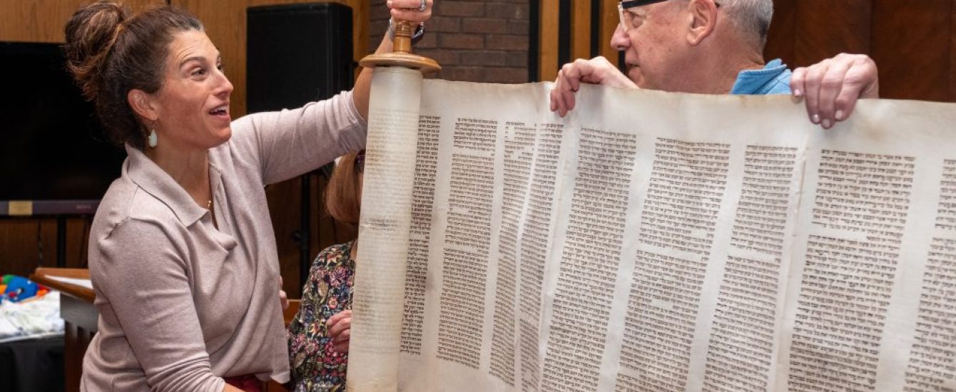 HAnnah Torah roll ST2025